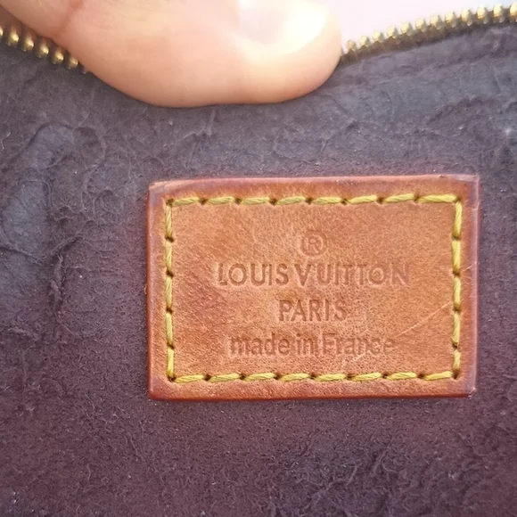 Louis Vuitton Monogram Canvas Handbag - Picture 11 of 17